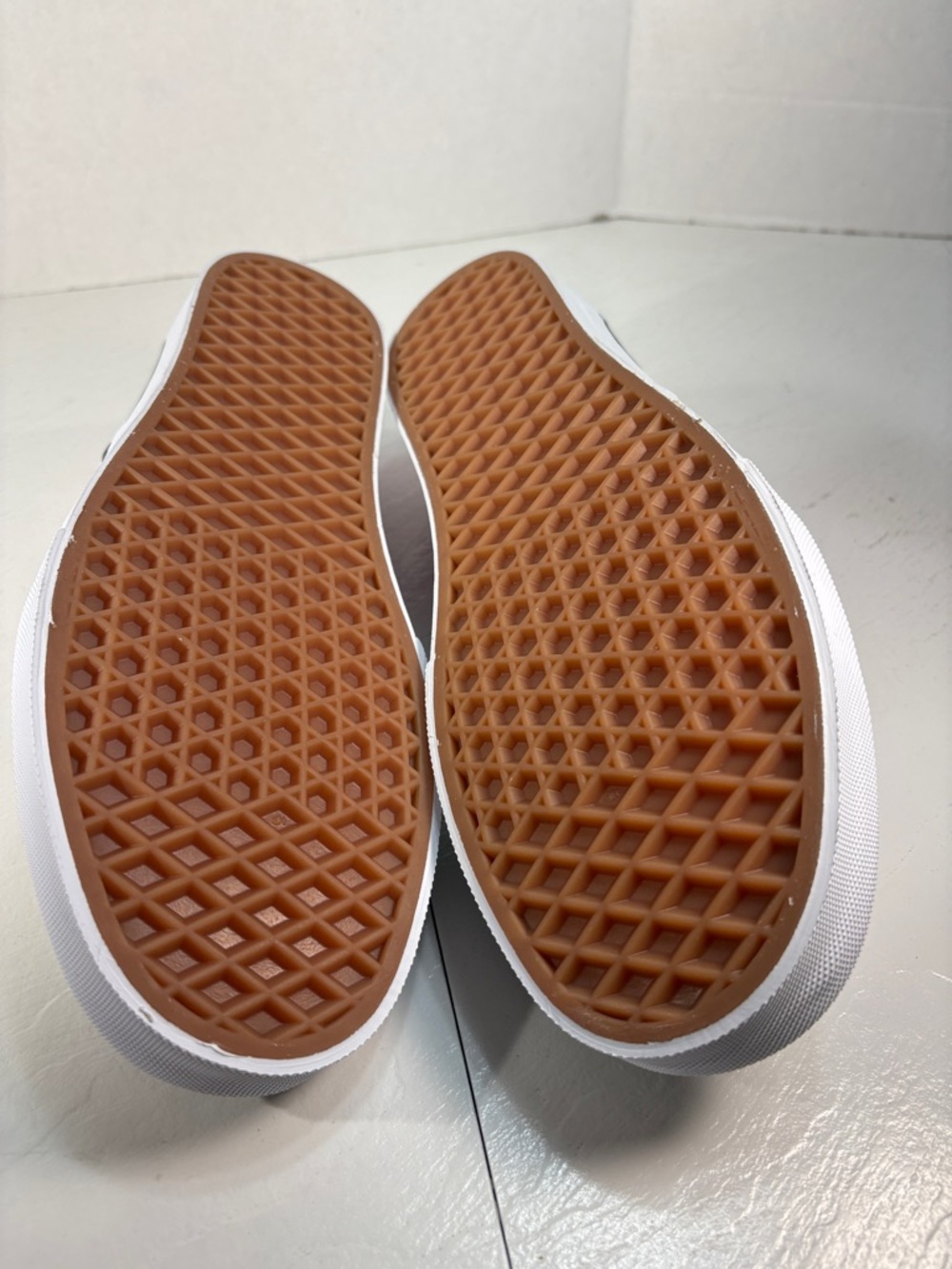 NWT Vans Authentic Low Top Sneakers in Pink and Black Men’s 10.5 - Picture 9 of 10
